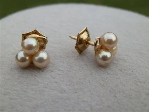 Lovely antique 9 ct gold real sea pearl earrings.