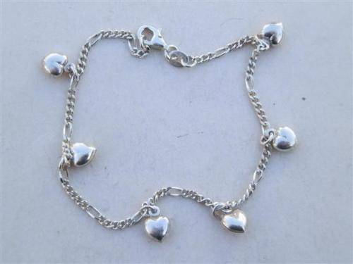Marvelous solid sterling silver hearts bracelet - weight 4.5 g.