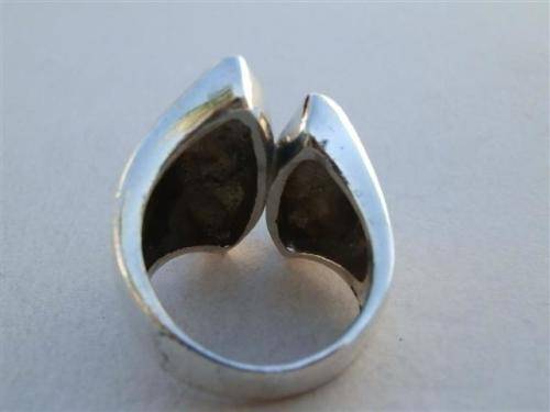Astonishing heavy solid sterling silver ring - weight 12.2 g.