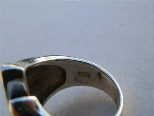Astonishing heavy solid sterling silver ring - weight 12.2 g.