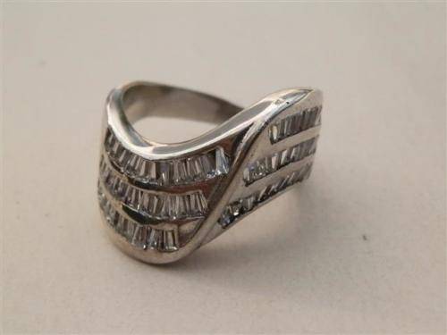 Smashing sol;id sterling silver ring - weight 6.3 g.