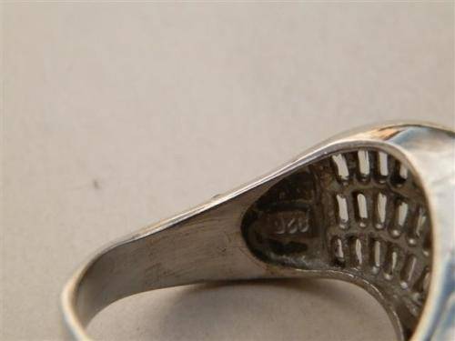 Smashing sol;id sterling silver ring - weight 6.3 g.