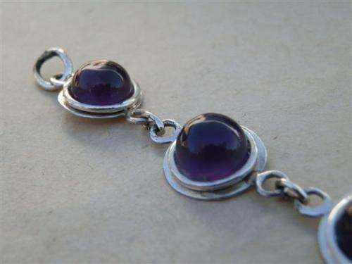Astonishing solid sterling silver natural amethyst bracelet - weight 12.6 g.
