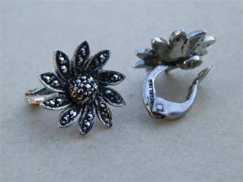 Stunning vintage solid sterling silver clip-on earrings - weight 3.9 g.