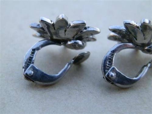 Stunning vintage solid sterling silver clip-on earrings - weight 3.9 g.