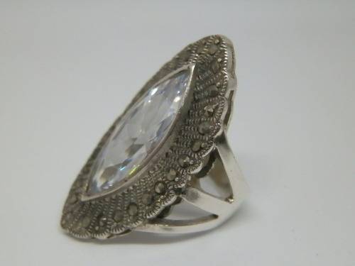 Fabulous vintage heavy solid sterling silver ring - weight 10.2 g.