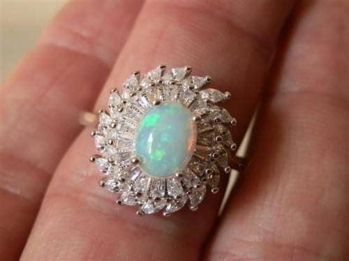Exquisite Solid Sterling Silver Natural Opal Ring - weight 5.29 g
