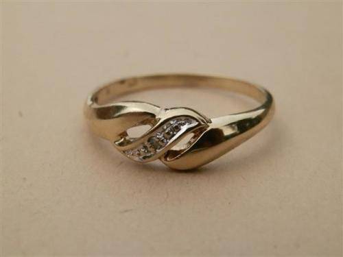 Awesome solid 9 ct natural diamond ring