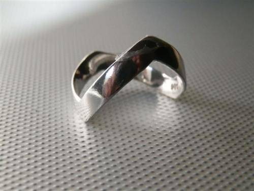 Amazing Solid Sterling Silver Wishbone Ring