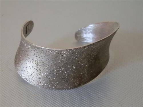 Stunning Solid Sterling Silver Italian `Magie` Designer`s Bangle - weight 24.29 g.