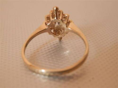 Fabulous Solid 9 ct Gold 0.14 ct Diamond Ring