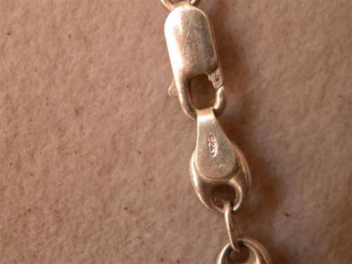 Sturdy Solid Sterling Silver Gucci Link Necklace - weight 14.5 g.