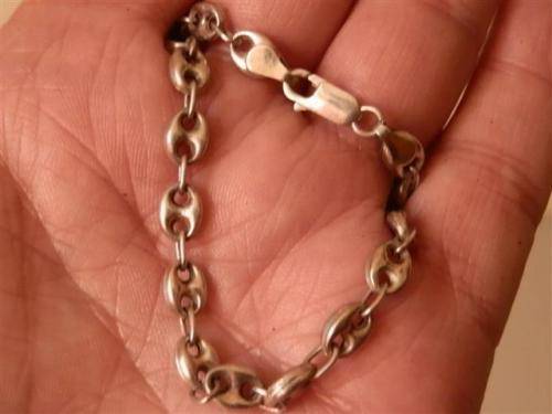 Sturdy Solid Sterling Silver Gucci Link Necklace - weight 14.5 g.