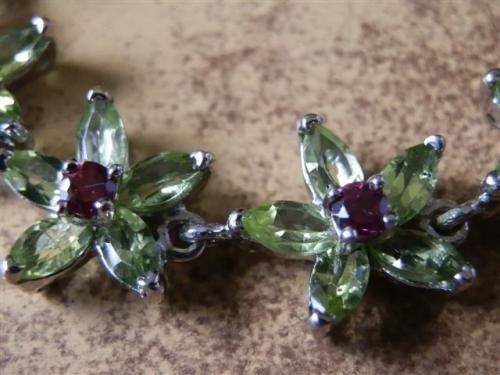 Charming Genuine Peridot Bracelet Solid Sterling Silver 14 ct White Gold Ensure no Tarnish