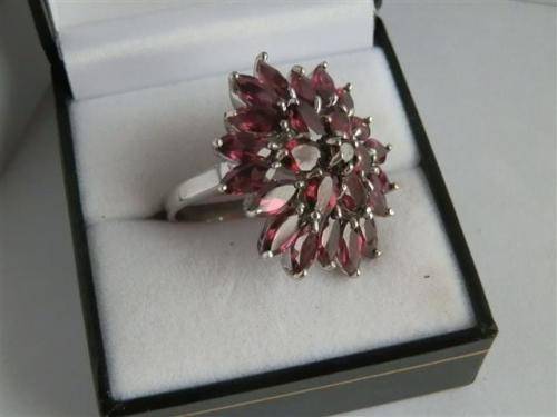 Fantastic Natural Garnet Solid Sterling Silver Cluster Ring - weight 11.49 g