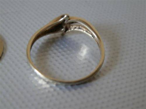 18 ct Yellow Gold Ring & 9 ct Yellow Gold Diamond Ring Lot