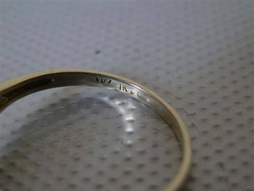 18 ct Yellow Gold Ring & 9 ct Yellow Gold Diamond Ring Lot