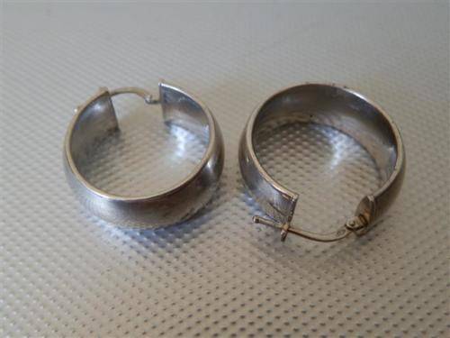 Sterling Silver Earrings - weight 5.4 g