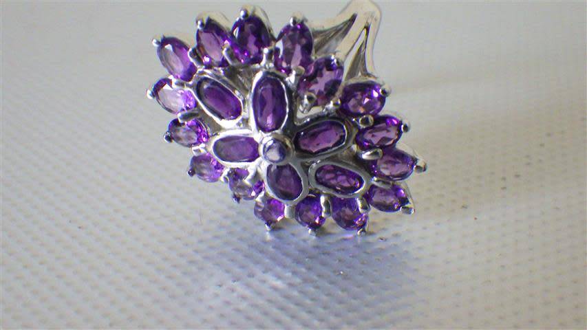 Spectacular Sterling Silver Amethyst Cluster Ring - weight 6.7 g