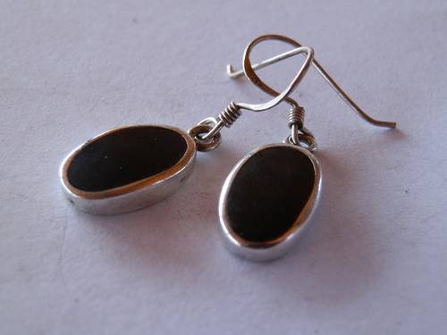 Vintage sterling silver onyx earrings - shipping R40 insured