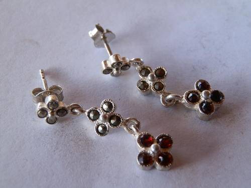 Sterling silver garnet earrings - shipping R40 insured
