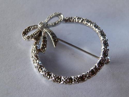 Silver marcasite brooch - shipping R40 insured
