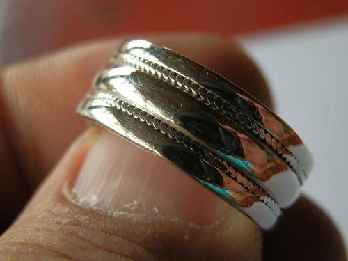 Good weight (7.5g) sterling silver ring - seven (7) days to pay
