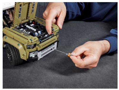 LEGO 42110 Technic Land Rover Defender 4x4 Set (Discontinued by Manufacturer 2019) Collector's Grail