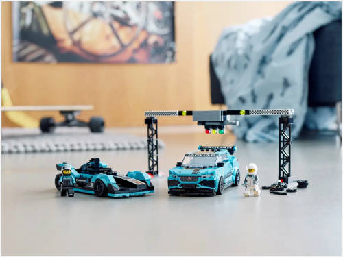 LEGO 76898 Formula E Panasonic Jaguar Gen2 Car and I-PACE eTROPHY (Discontinued by Manufacturer)