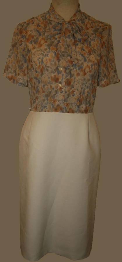 Vintage Pussy Bow Dress - Size: 12/36