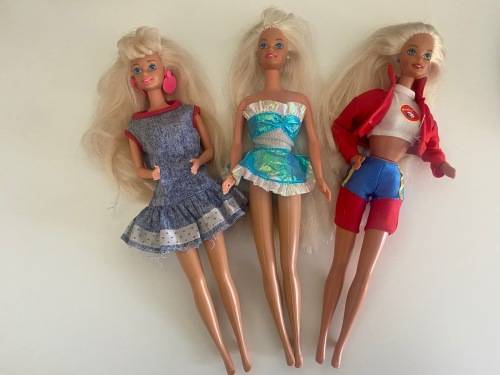 Lot of 3 Vintage 90`s Barbies