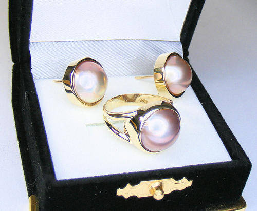 9ct Yellowgold mabe ring + matching earrings (awesome value) - NO RESERVE!!