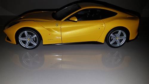 1:18 Hot Wheels Elite Ferrari F12 Berlinetta
