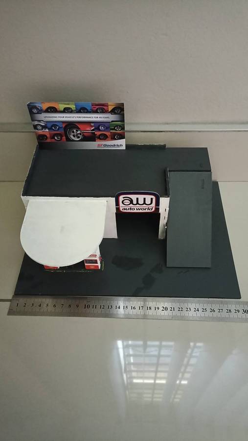 Filling station/ garage diorama for 1/64 scale vehicles