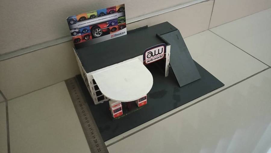 Filling station/ garage diorama for 1/64 scale vehicles