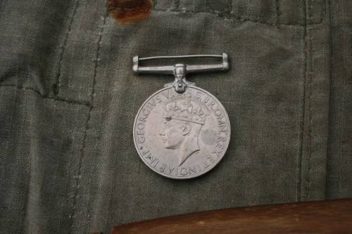 War medal Issued To. C304354 I. Gallant