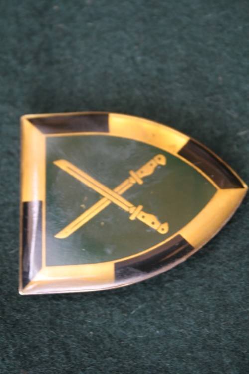 Border war Flash. All pins intact