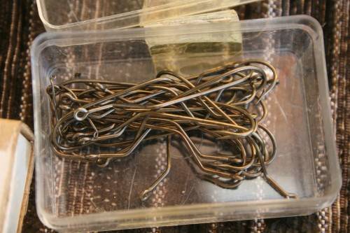 Vintage Mustad Viking Fly tying hooks + Expert Fly Tying Book