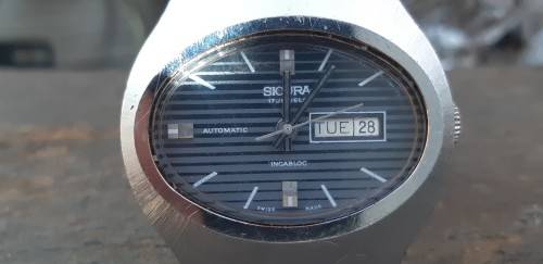 Sicura by Breitling . Working