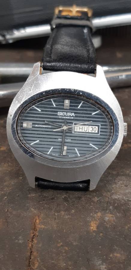 Sicura by Breitling . Working