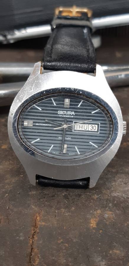 Sicura by Breitling . Working