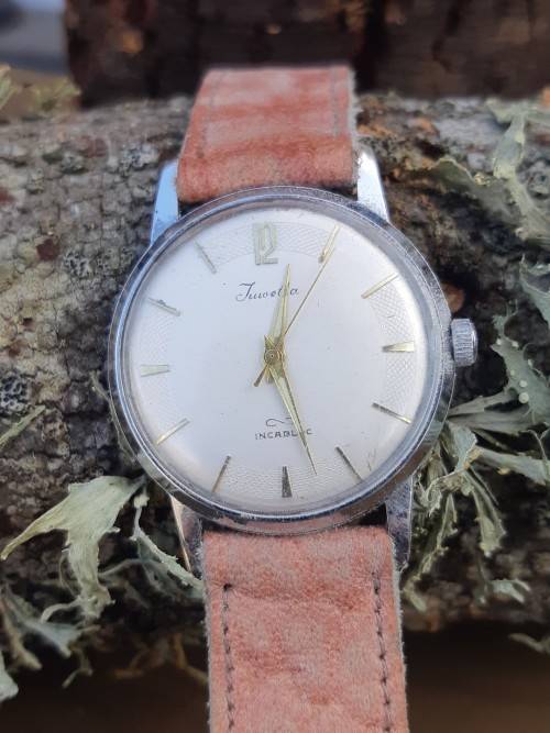 Jewelia watch  Working