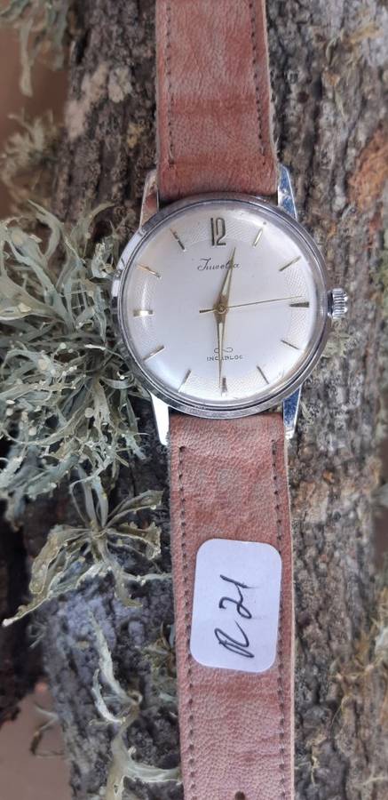 Jewelia watch  Working