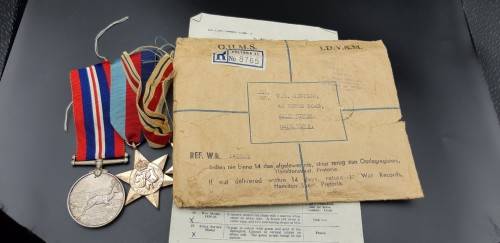 WW1 and WW2 Medal sets to same family members.