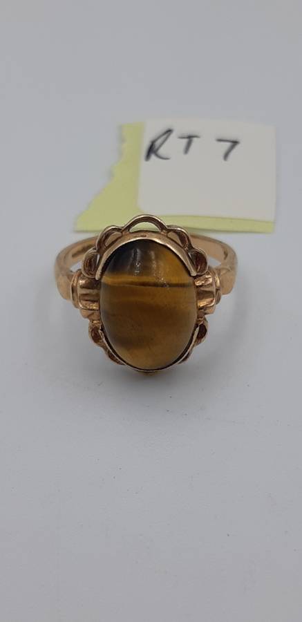 9 c gold ring with tiger eye