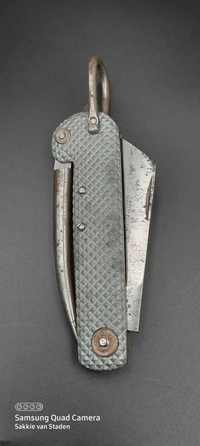 Navy Pocket knife, Never been sharpened . Rodgers Sheffield