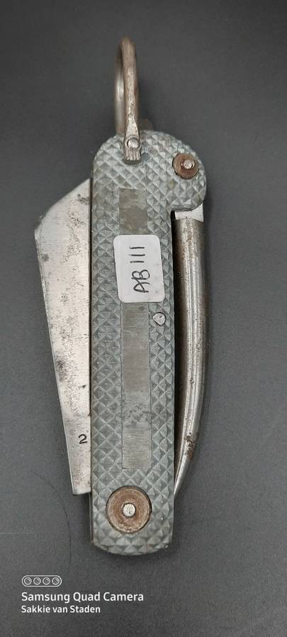 Navy Pocket knife, Never been sharpened . Rodgers Sheffield