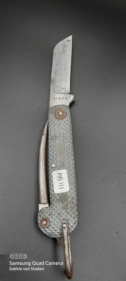 Navy Pocket knife, Never been sharpened . Rodgers Sheffield
