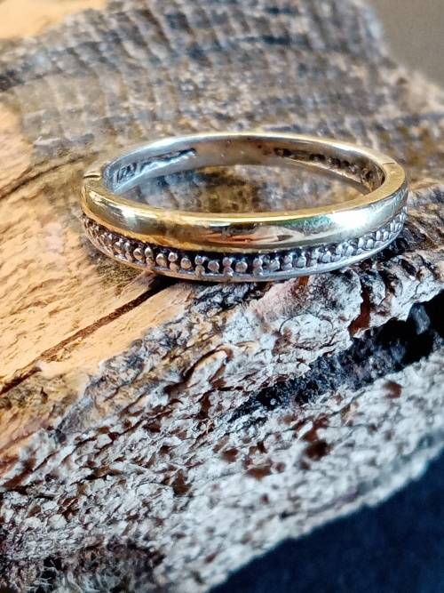 Sterling silver and 9ct gold ring Size L