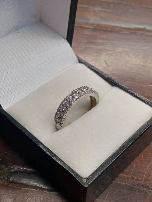 Sterling silver ladies ring Size: O